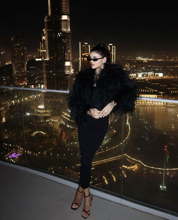 Odeya ostrich feather “Crop”