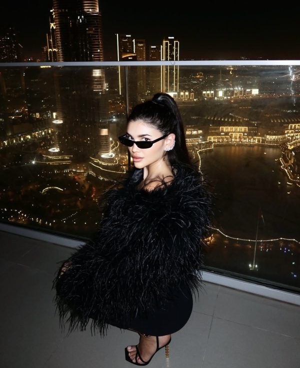 Odeya ostrich feather “Crop”